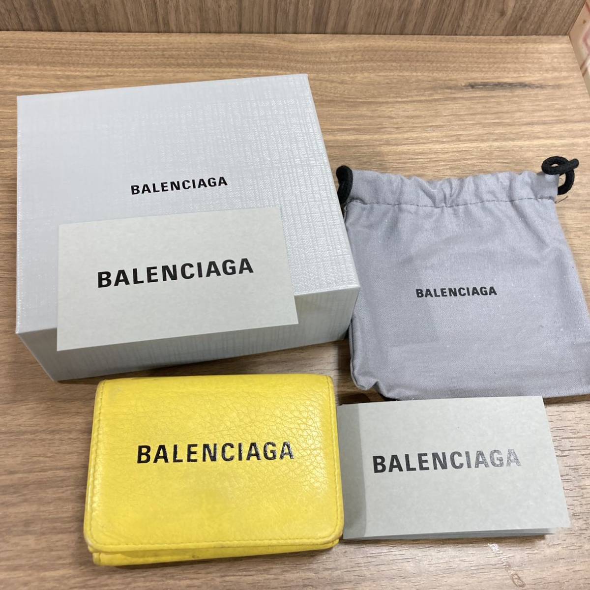 BALENCIAGA バレンシアガ 財布 三つ折り財布 エブリデイ コンパクトウォレット 箱 レディース ブランド アイテム おしゃれ 人気