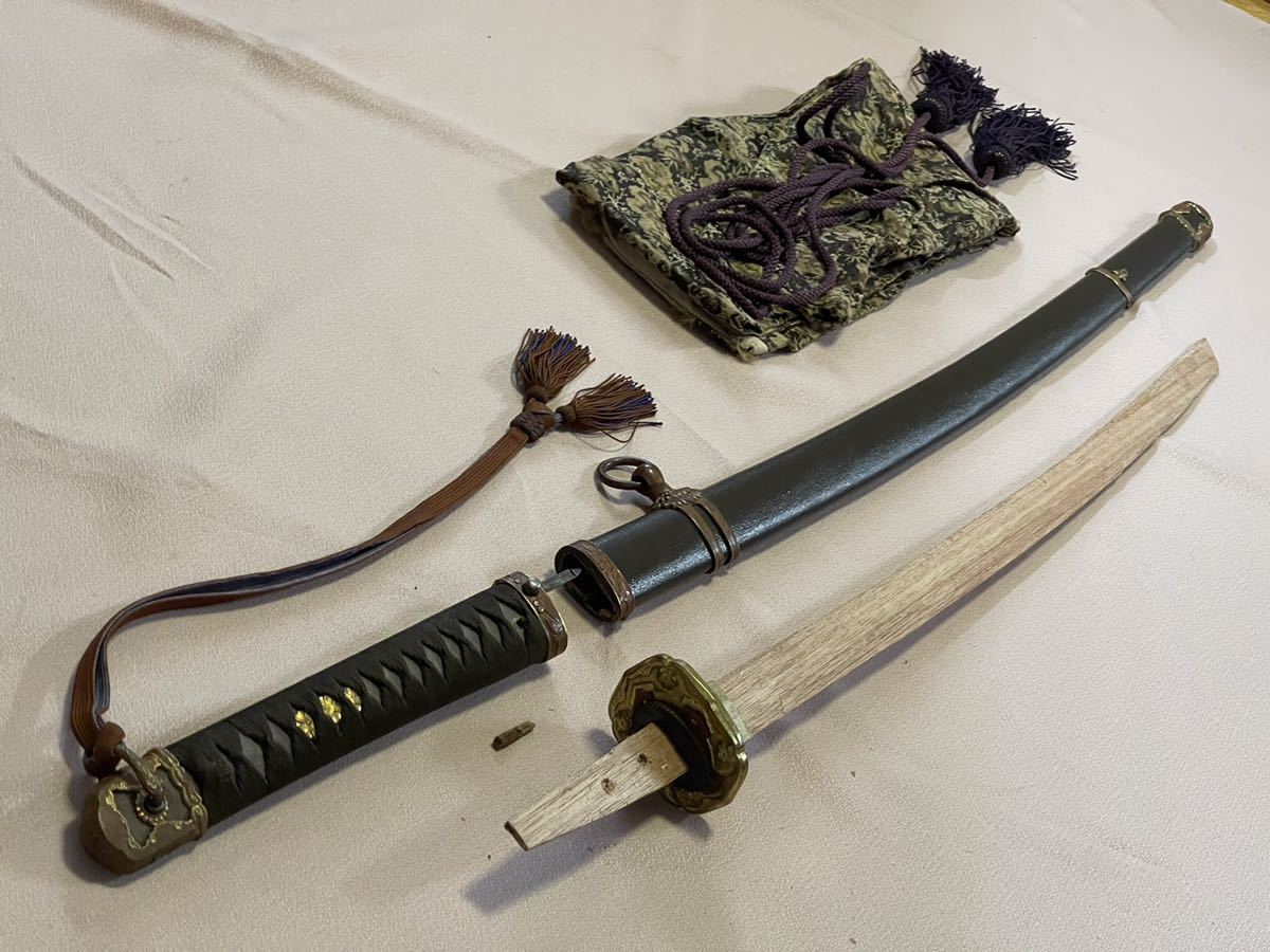 日本陸軍昭和十三年制定軍刀拵え『 陸軍九八式鐵鞘軍刀/ 尉官刀 日本陸軍昭和十三年制定軍刀拵え『 陸軍九八式鐵鞘軍刀/ 尉官刀