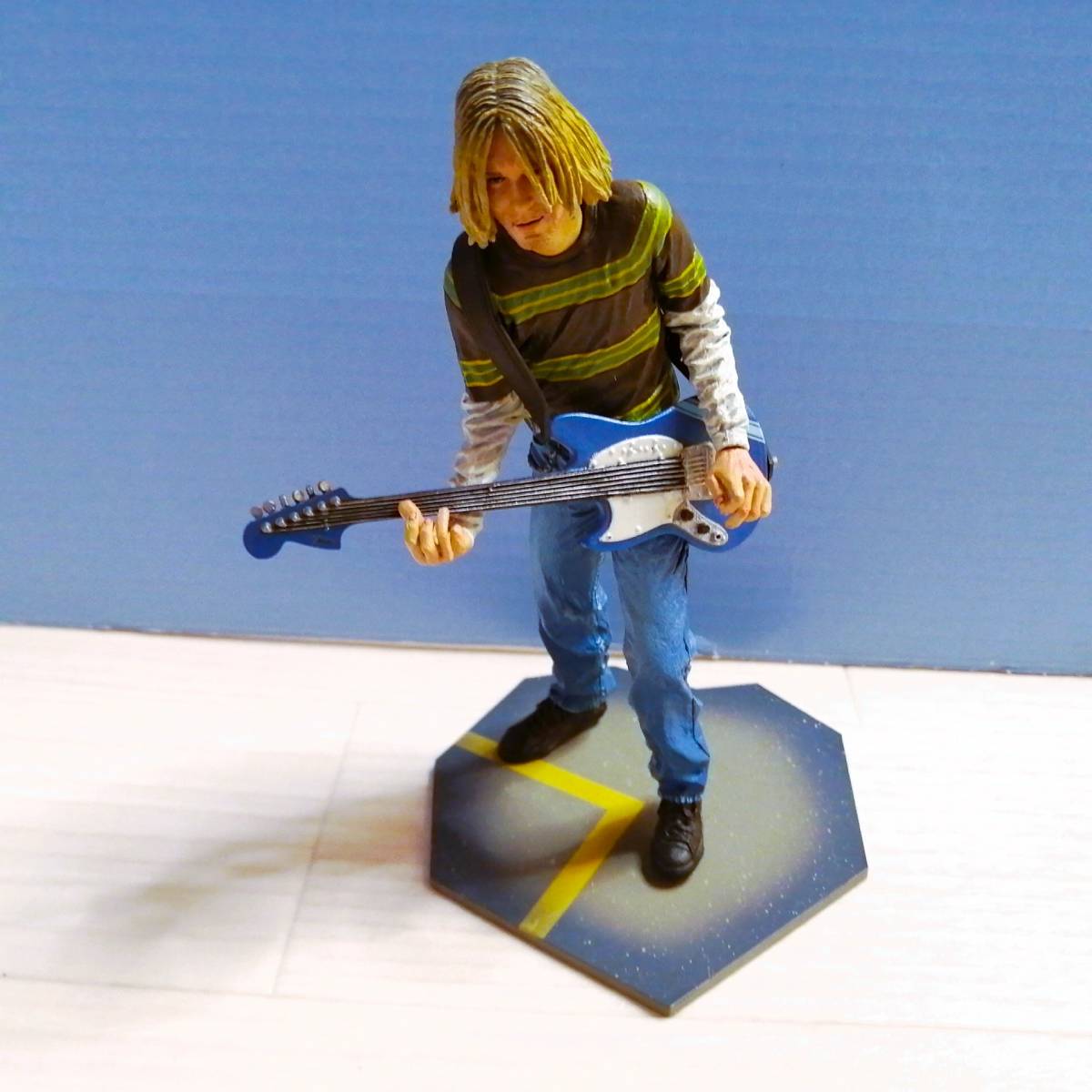 カート・コバーン アクション フィギュア Kurt Cobain Nirvana Action Figure Smellsteen Spirit 美品 グッズ