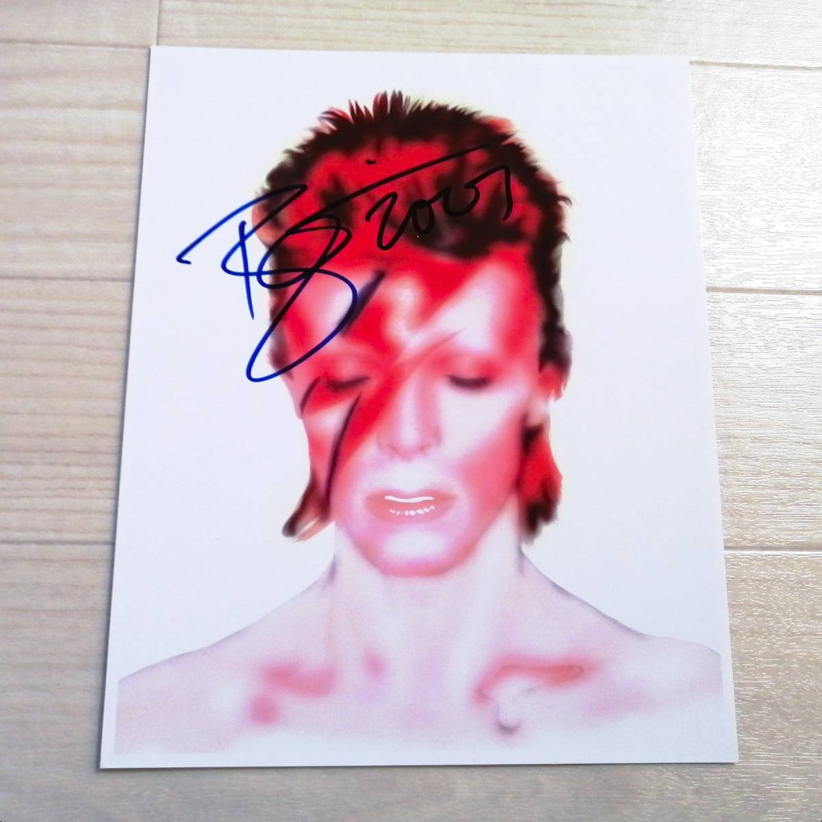 デヴィッド・ボウイ ⑤ 直筆サイン入りフォト 証明書付 David Bowie 写真 美品 グッズ の画像1
