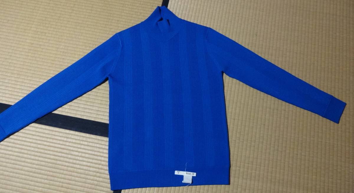 DKNY(ダナキャランニューヨーク）、青色Lサイズやや厚手タートル縦リブ編み長袖セーター、オンワード樫山㈱_画像1