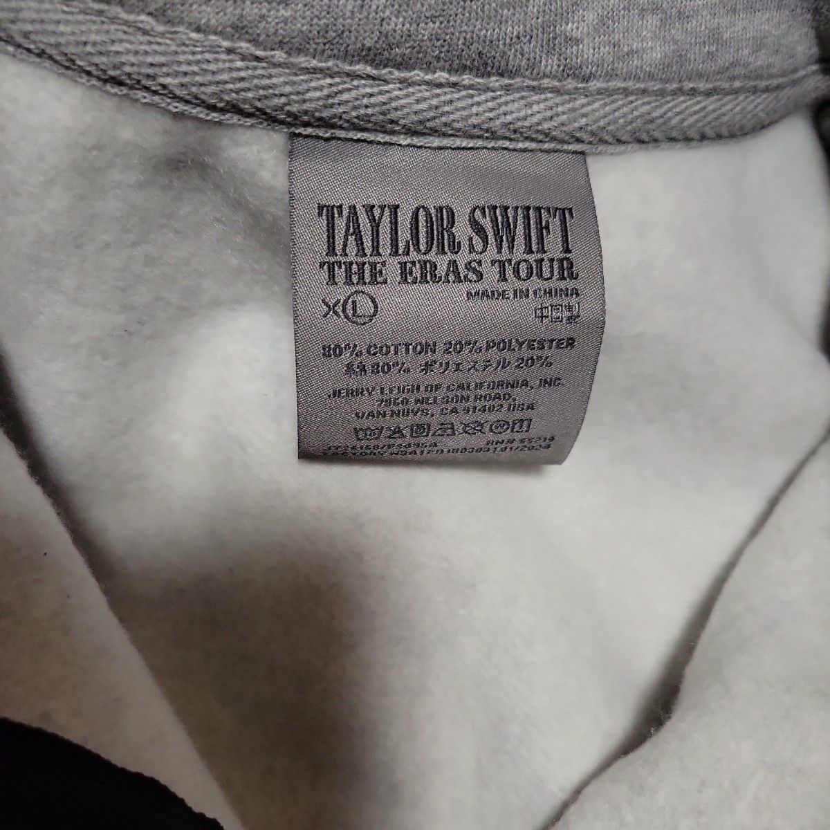 テイラースウィフト　グッズ　The Eras tour グッズ　ハーフジップ スウェット XL