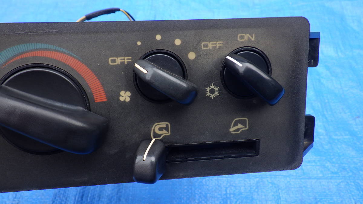 1997年　三菱　キャンター　FB51　FB511B　純正　エアコンスイッチ　A/Cクーラースイッチ　動作確認すみ　管K0125_画像2