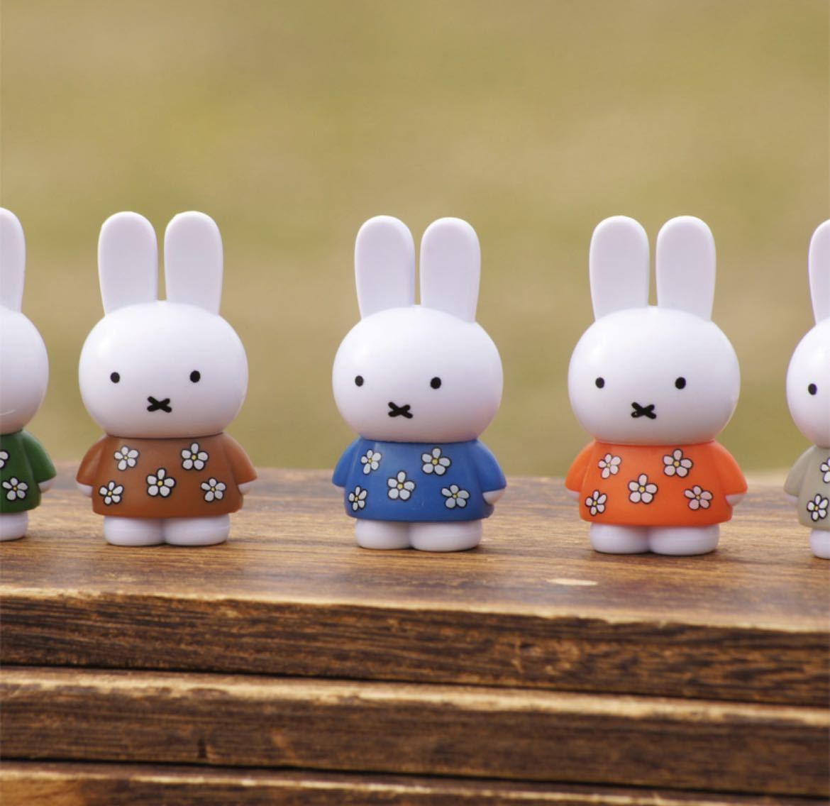 新品 miffy ミッフィー テトラフィビッツ 12個セット 花柄 全12種 コンプリート マスコット フィギュア 全12色 可愛い 身長約4.5cm 置物_画像3