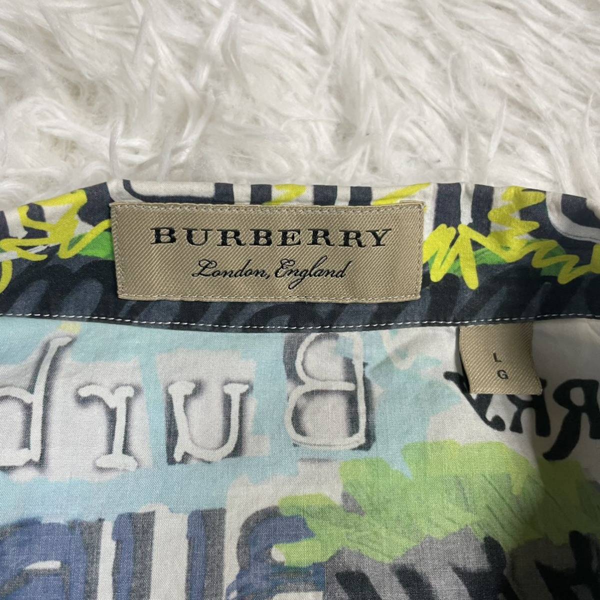 極美品/希少L◎ バーバリー《幻の逸品》BURBERRY 長袖シャツ 近年タグ グラフィティロゴ総柄 マルチカラー 開襟 オープンカラー 入手困難◎_画像6