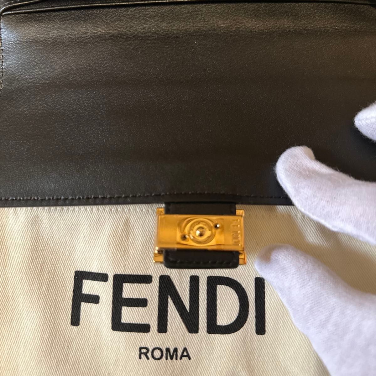 FENDI フェンディ バゲット コンチネンタル財布 ブラックナッパ FENDI フェンディ バゲット コンチネンタル財布 ブラックナッパ