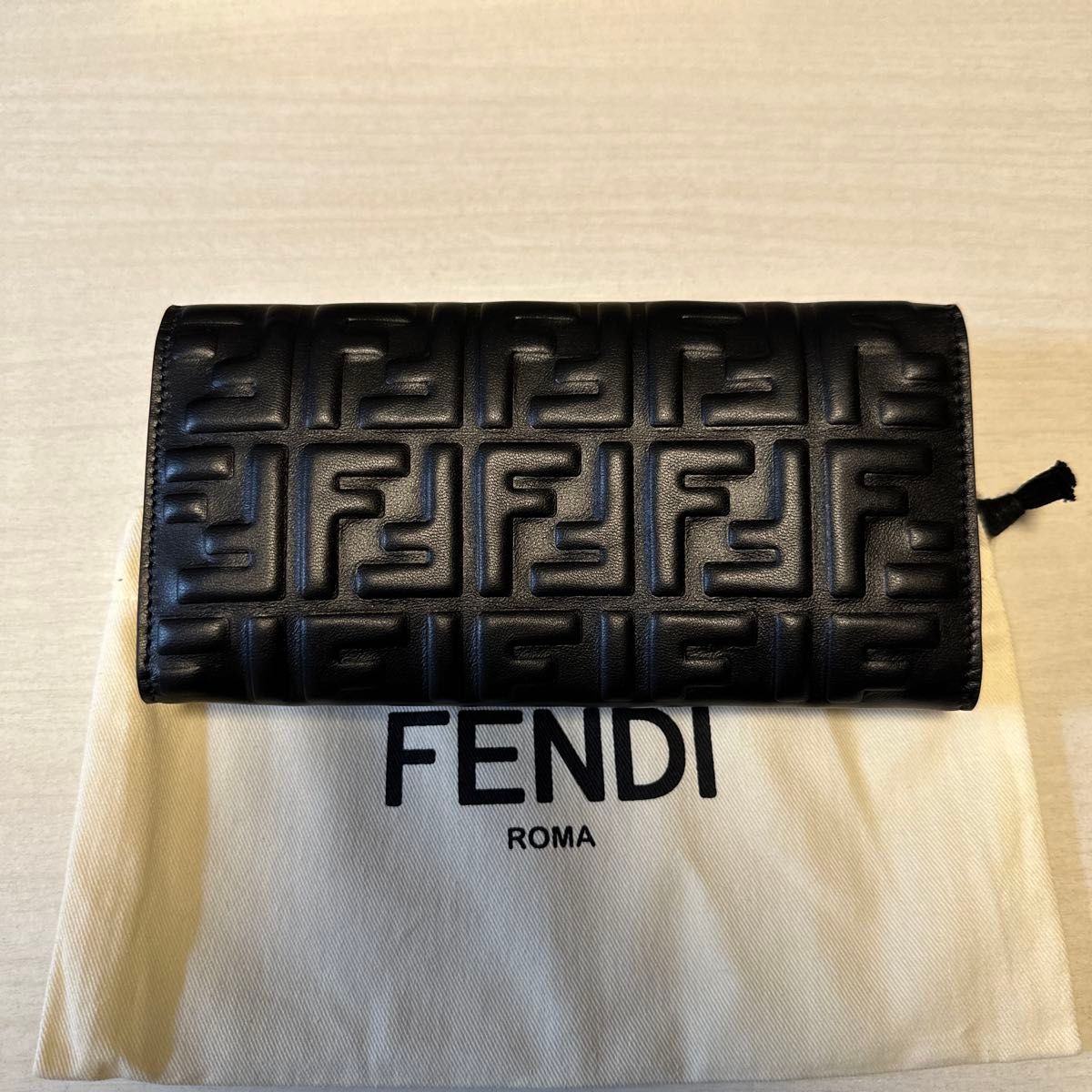 FENDI フェンディ バゲット コンチネンタル財布 ブラックナッパ FENDI フェンディ バゲット コンチネンタル財布 ブラックナッパ