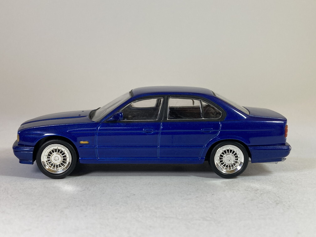 BMW M5 1985 1/43 - デルプラド delprado_画像3