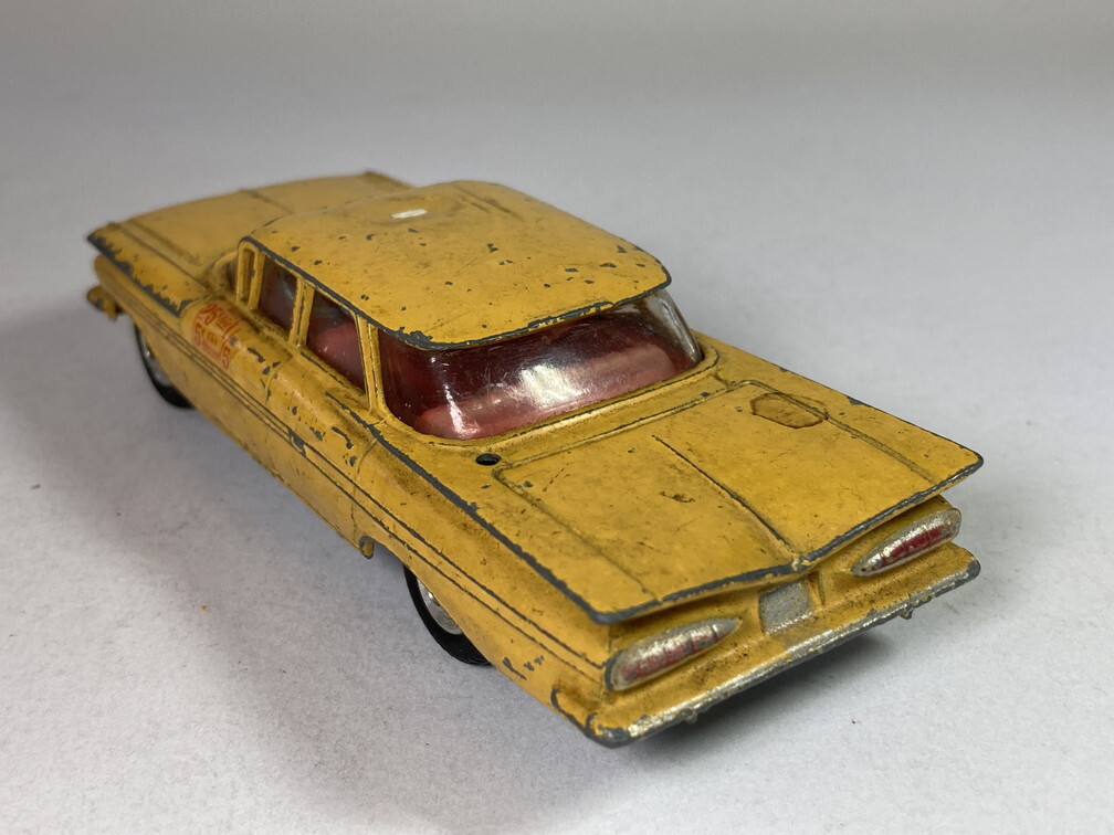 [ジャンク] シボレー インパラ Chevrolet Impala 1/43サイズ 全長約10.5cm - コーギー CORGI Toys_画像5