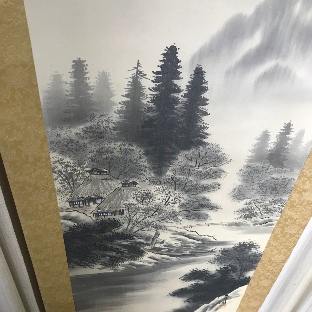 掛軸　【山水画】　53×188cm 　虫喰いシミ有ります　時代物　古道具　水墨画_画像4