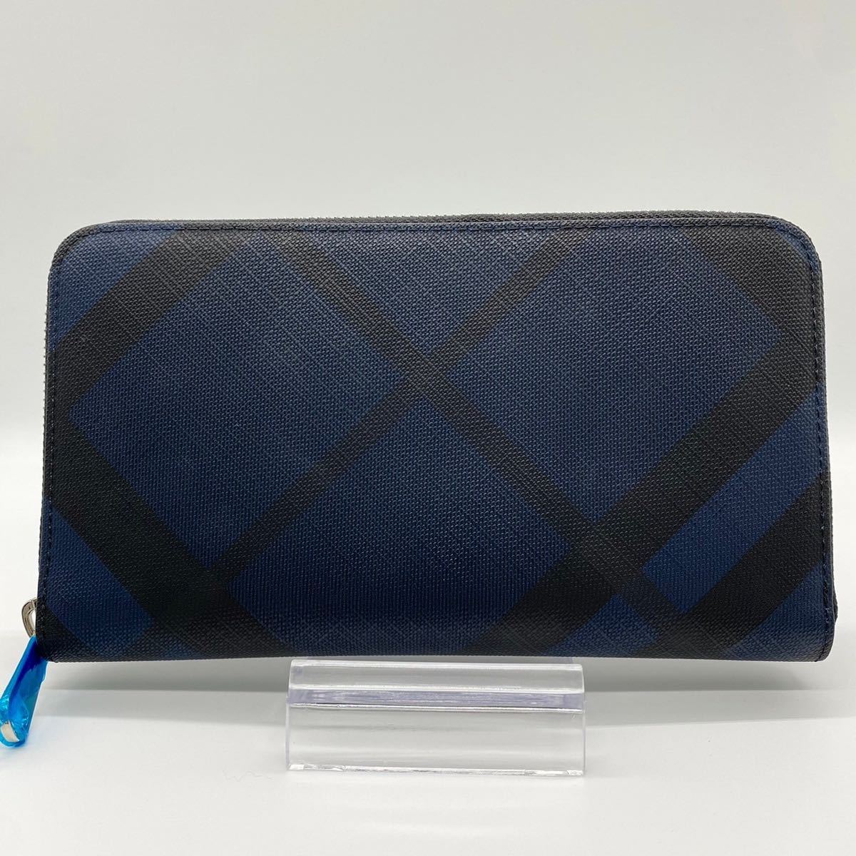 未使用品 美品 BURBERRY LONDON バーバリー ロンドン チェック柄 ラウンドファスナー 長財布 ウォレット PVC ネイビー 正規品 aa520_画像3