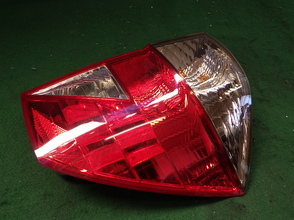  selling out ABA-BE4 Edix BE3 4990 right tail lamp 06-02-15-528 B2-R7-3Ds Lee a-ru Nagano 