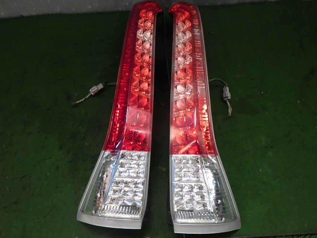 売り切り DBA-CC25 セレナ ヴァレンティ LED 60-1312 テールランプ 左右 06-02-26-901 B2L-5 スリーアール長野_画像1