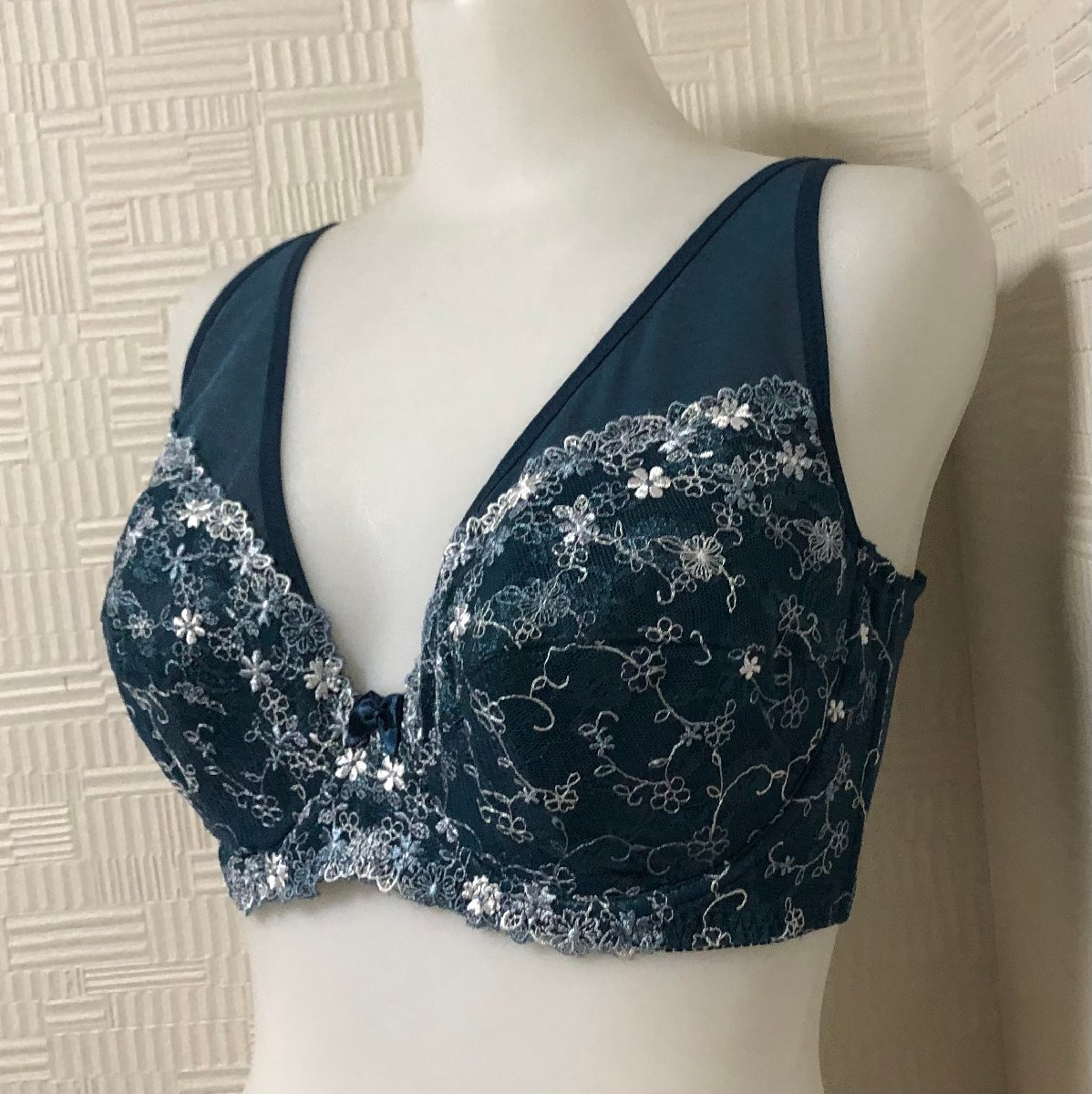 F80 ブラジャー 巨乳セクシー 豪華刺仕様 新品の画像1