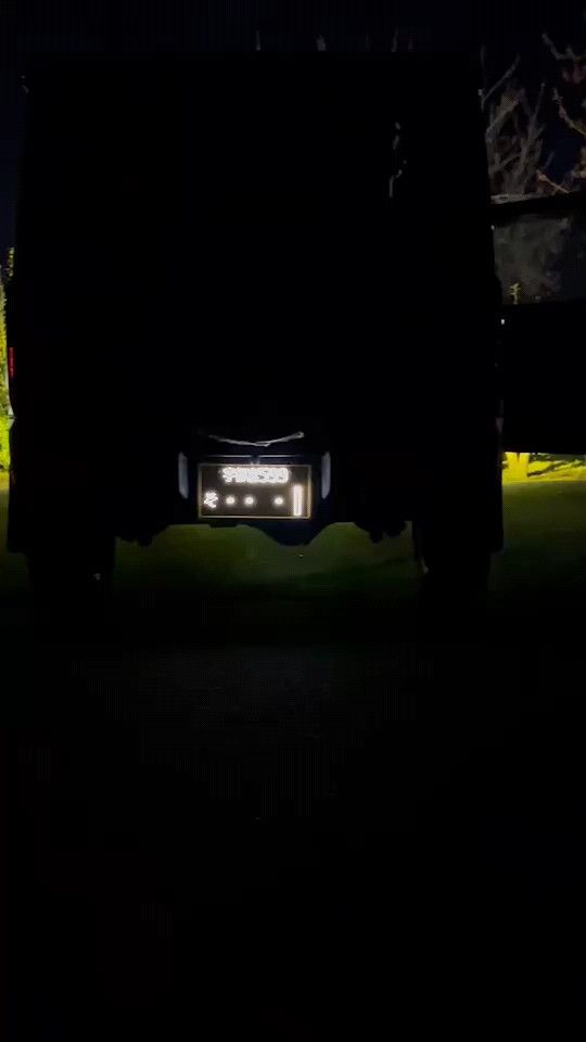 2021年ジムニーJB64 11ヵ月使用 LEDテールランプ ドレスアップ カー パーツ 用品 ランボルギーニ風 シエラJB74