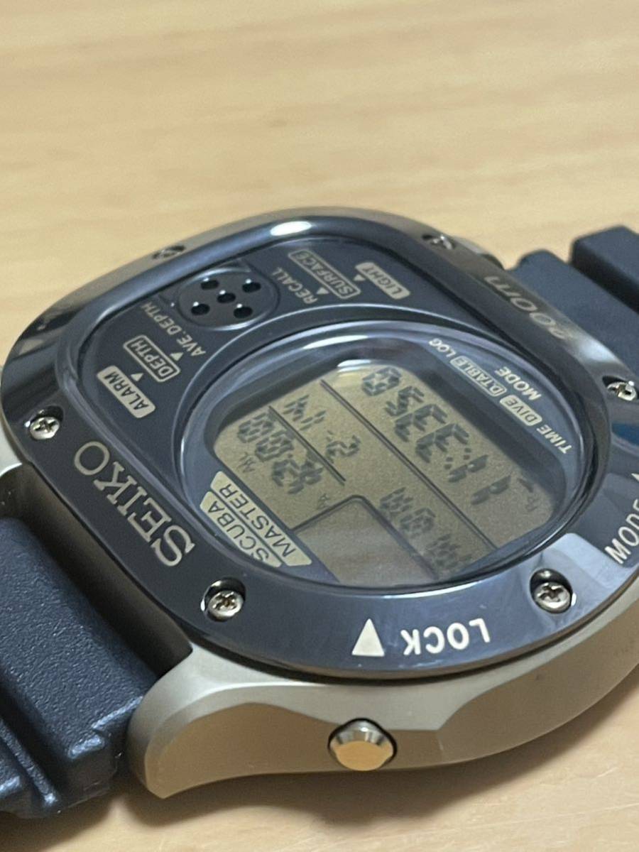 極美品　SEIKO SCUBAMASTER 200m セイコースキューバマスター 200M ダイブコンピューター M725-5A00 クォーツ ゴールド尾錠_画像3