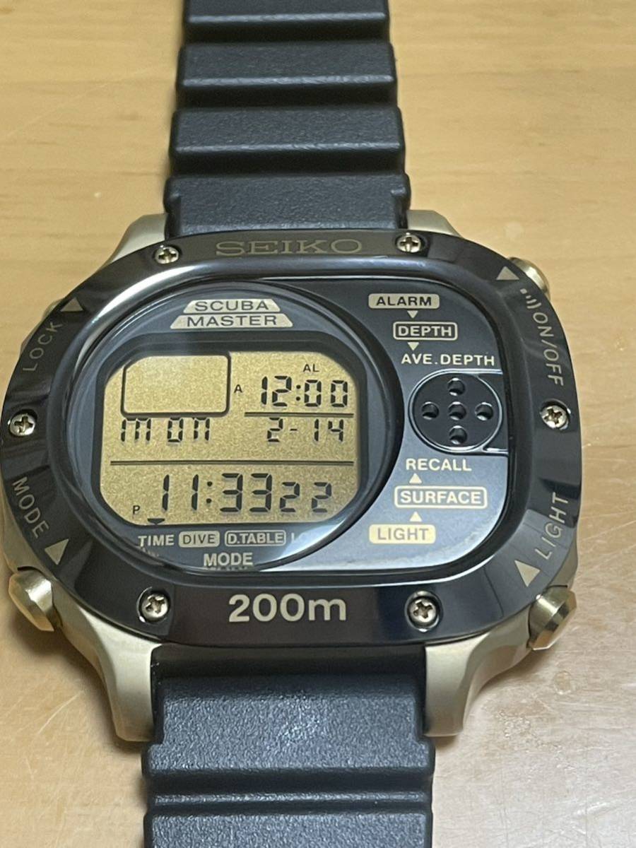 極美品　SEIKO SCUBAMASTER 200m セイコースキューバマスター 200M ダイブコンピューター M725-5A00 クォーツ ゴールド尾錠_画像1