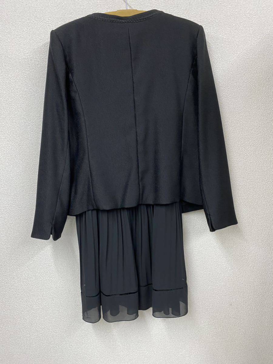 ♪ 送料無料　シューラルー　SHOO-LA-RUE 黒　スーツ　ジャケット3L スカートF 卒業式_画像3
