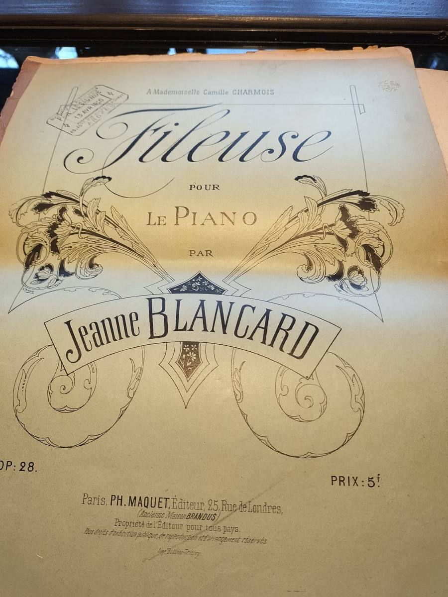 フランス　アンティーク　楽譜　３冊　綺麗なデサイン　お花　Noel　ピアノ用　　１９００年！_画像2