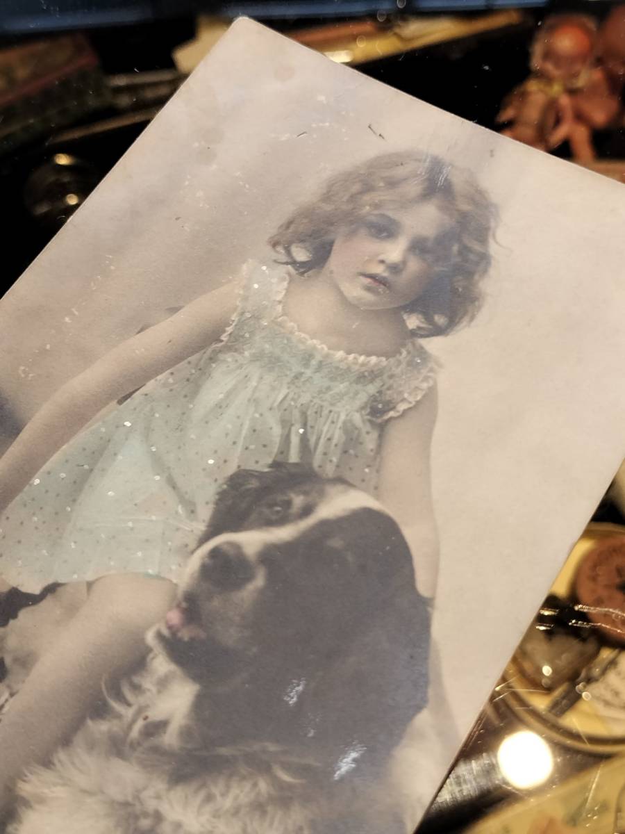 フランス　アンティーク　水玉　水色　レースドレス　犬と可愛い少女　ポストカード　切手、手書きメッセージ！_画像2