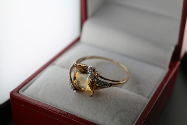 英国 イギリス ビンテージ ゴールド リング 指輪 レディース 天然 シトリン クォーツ 純金率 375 宝石 鑑定書付 ジュエリー J89_画像2