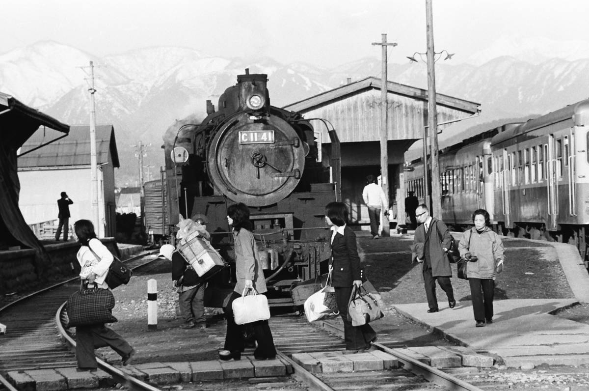 飾って楽しむ鉄道写真（去りゆく蒸気機関車：倉吉線 ） NO.63810300_画像2