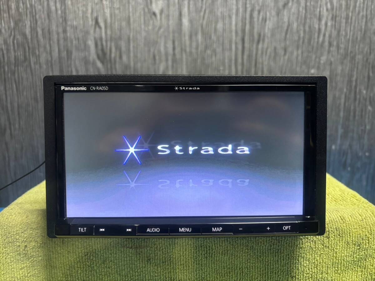 ☆Panasonic strada パナソニック ストラーダ CN-RA05D メモリーナビ☆2018年地図データ☆021901M_画像1