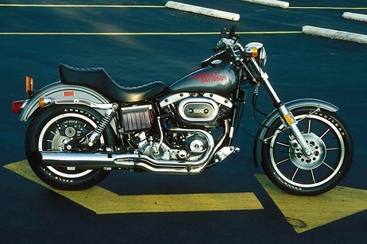 1/18 ハーレーダビッドソン ローライダー ガンメタ Maisto Harley Davidson FXS Low Rider metallic-grey 1977 1:18 新品 梱包サイズ60_画像2