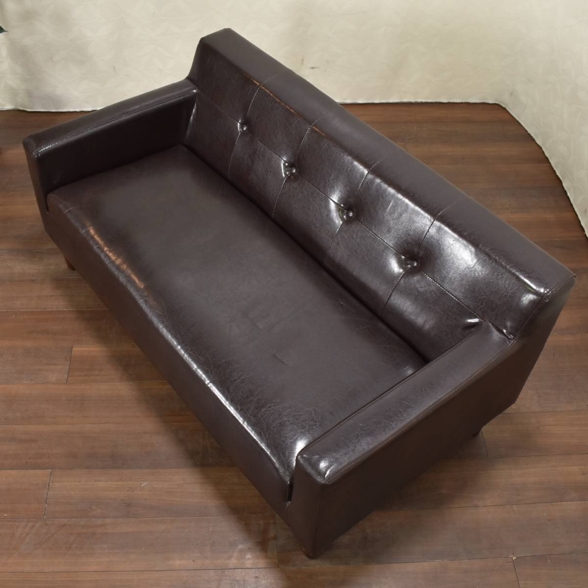 [ sendai city pickup recommendation ] retro style 2 seater . sofa width 140cm synthetic leather fake leather button low sofa retro sofa zyt1316ji60203-14+