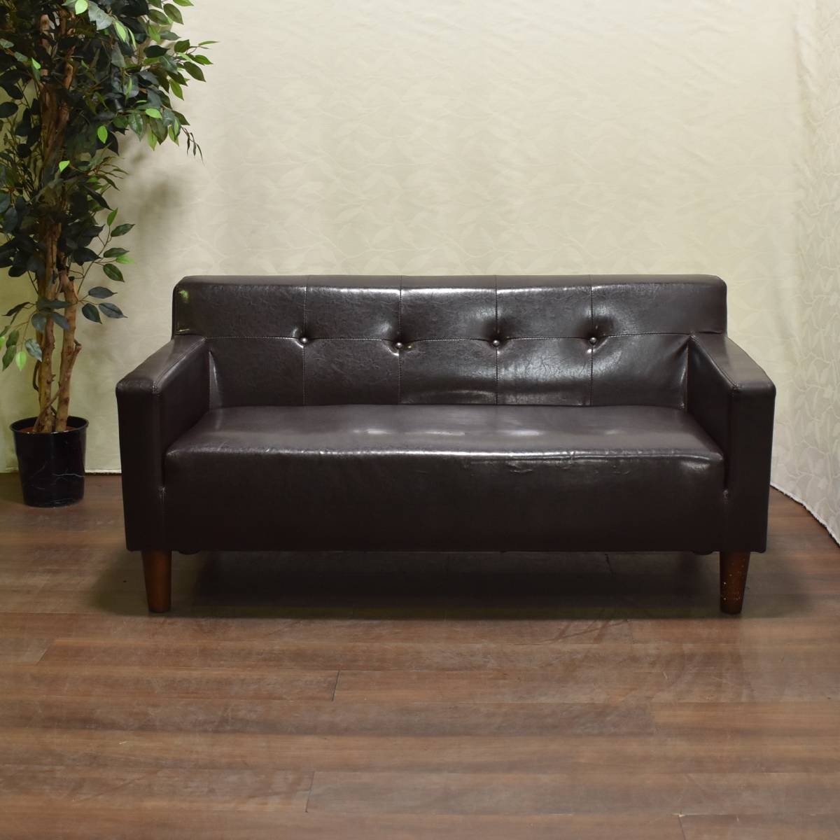[ sendai city pickup recommendation ] retro style 2 seater . sofa width 140cm synthetic leather fake leather button low sofa retro sofa zyt1316ji60203-14+