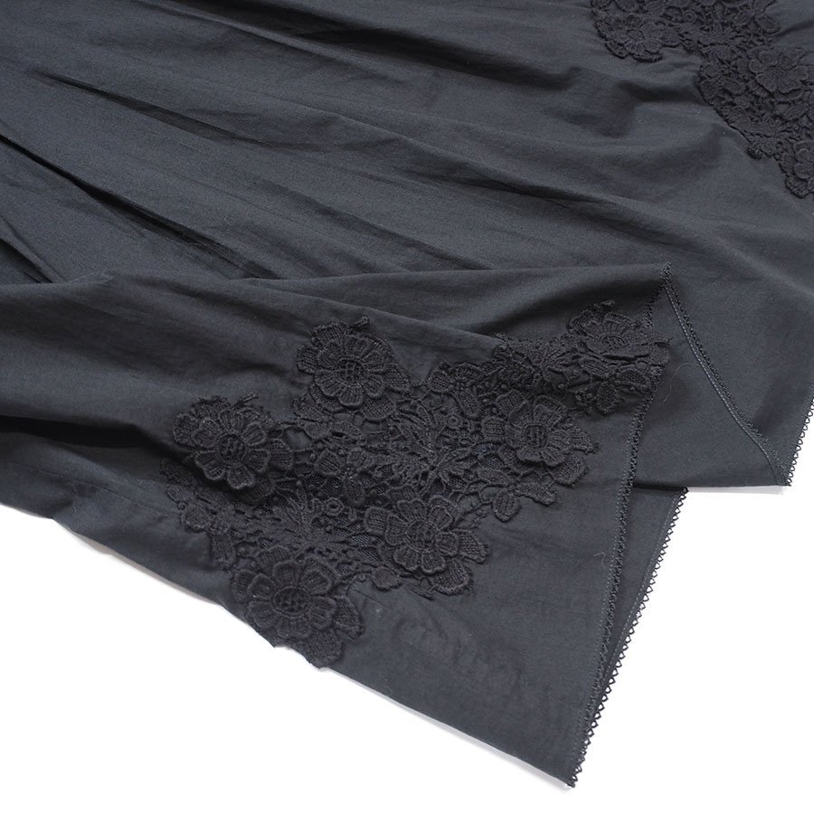 送料無料】インゲボルグ 黒 フラワーレース使い チュニック 送料無料】インゲボルグ 黒 フラワーレース使い チュニック