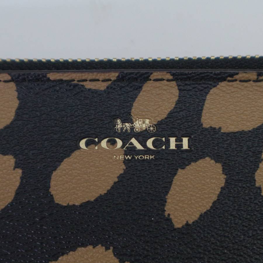 美品！COACH コーチ リストレットポーチ ダルメシアン柄 ブラック×ベージュ PVCレザー 箱付き◆771f15_画像4