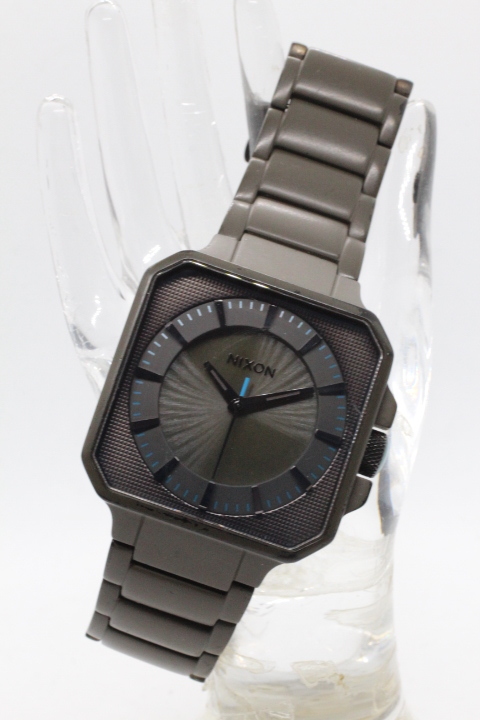 【NIXON】JUMP THE PLATFORM QUARTZ 100M STAINLEES STEEL JAPAN MOV`T 中古品時計 電池交換済み 24.2.17 の画像6