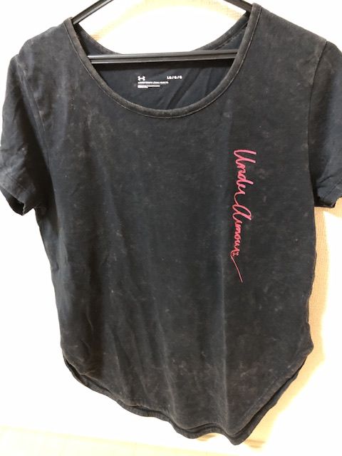 アンダーアーマー　半袖フィットネスTシャツ　ヨガ