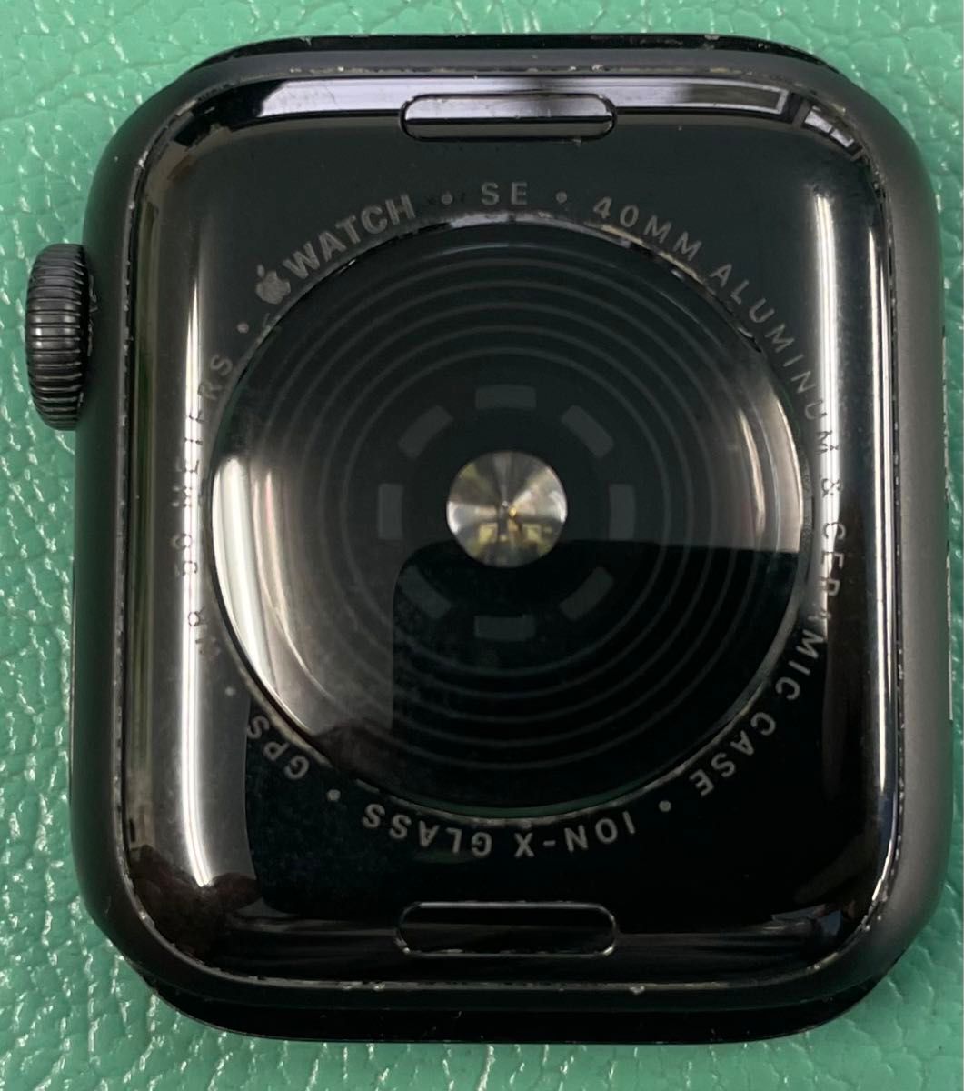 【超美品】Apple Watch SE 40mm GPSモデル 黒 アルミニウム