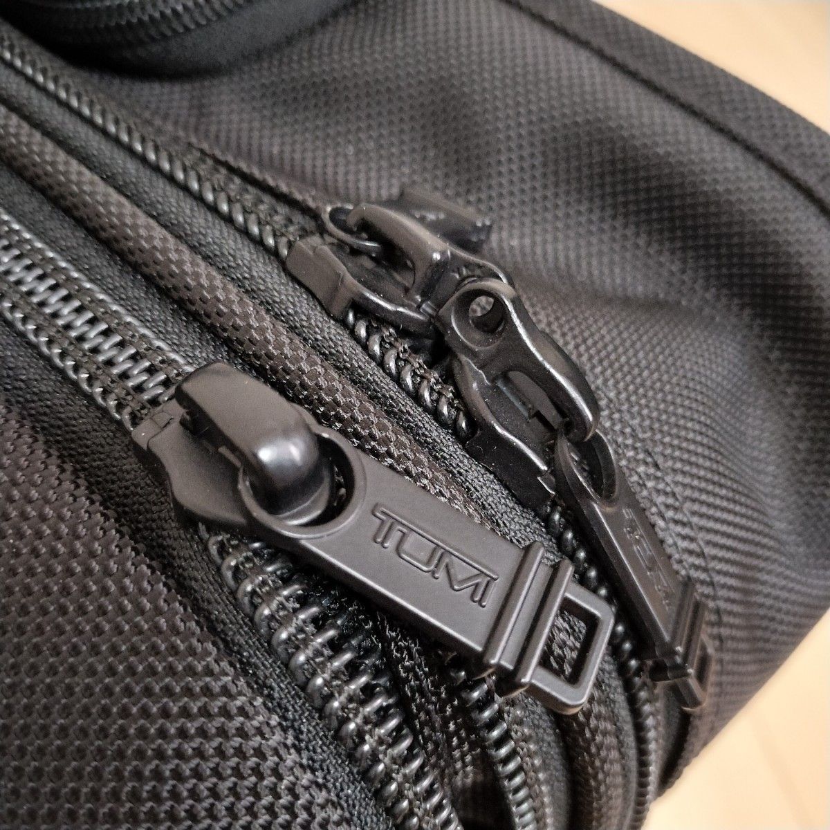 希少 未使用】TUMI トゥミ ビジネスキャリーバッグ 26103DH 拡張 希少 未使用】TUMI トゥミ ビジネスキャリーバッグ 26103DH 拡張