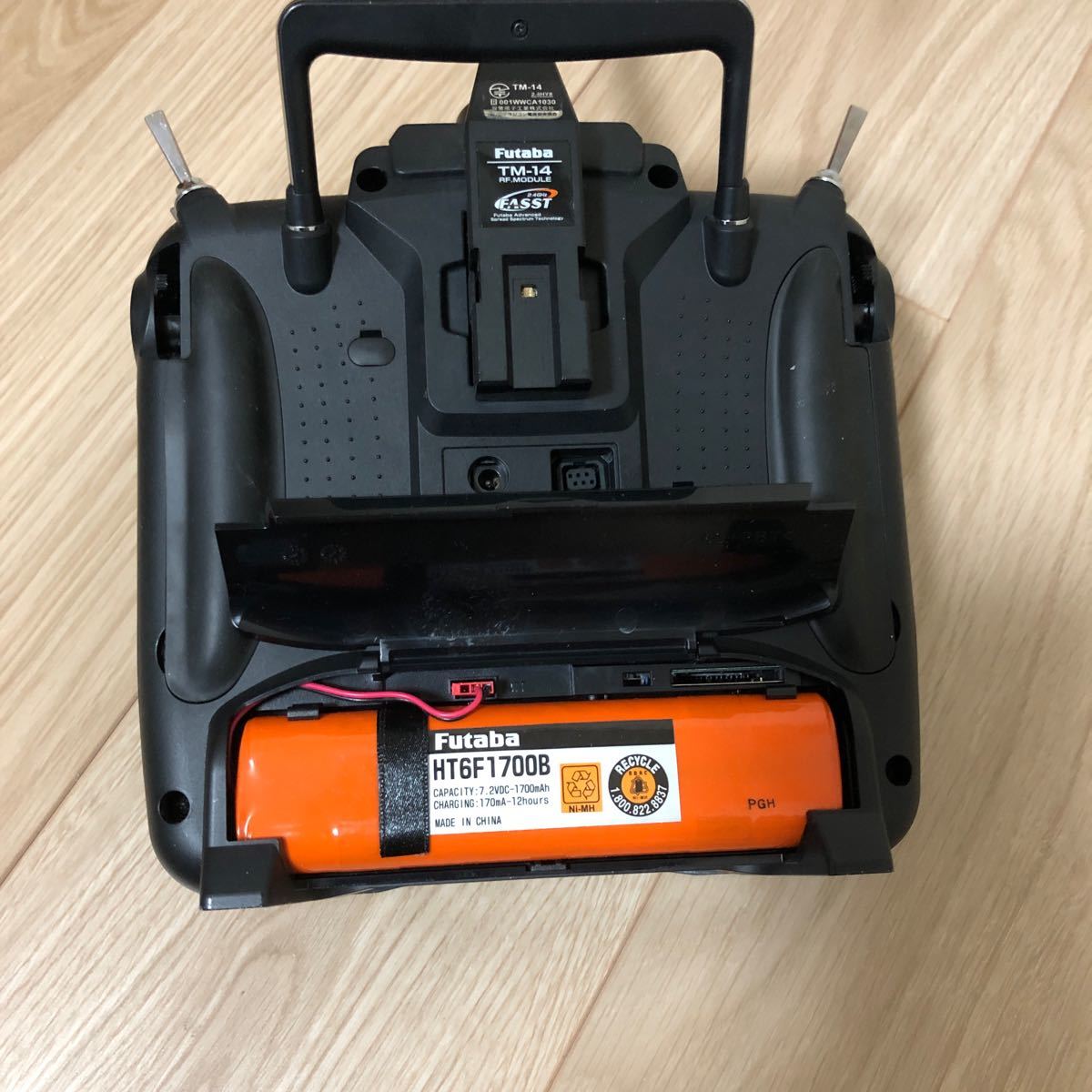 Yahoo!オークション - Futaba T12FGH 2.4GHz送信機 美品