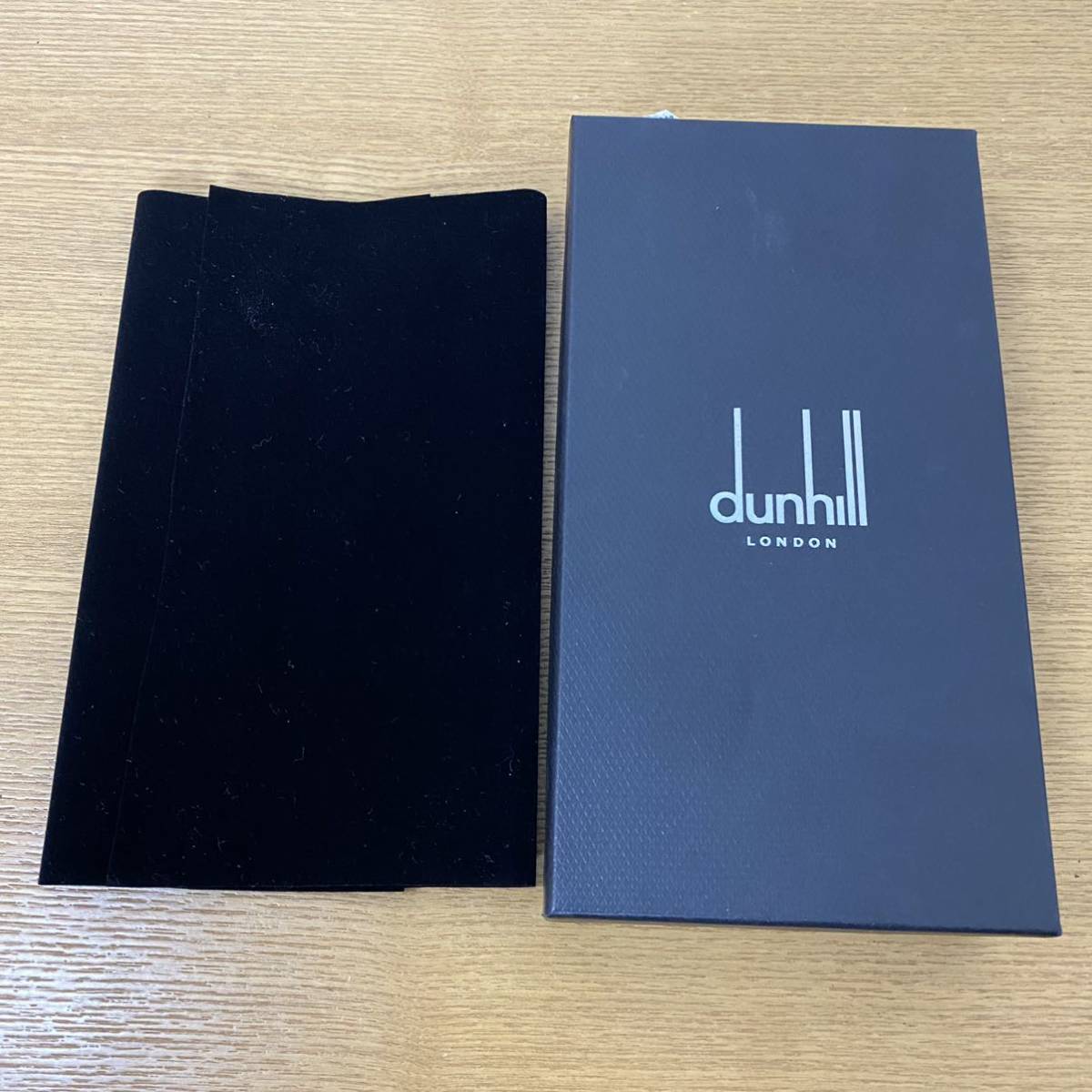 【1円スタート】美品 dunhill ダンヒル 長財布 レザー 黒 ブラック 二つ折り 箱付 _画像9