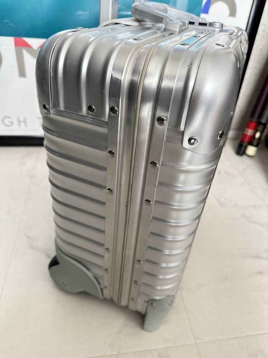 【即決/即納】！機内持ち込み！後期モデル！美品！RIMOWA リモワ TOPAS トパーズ ビジネストローリー スーツケース TSAロック 28L 920.40_画像4