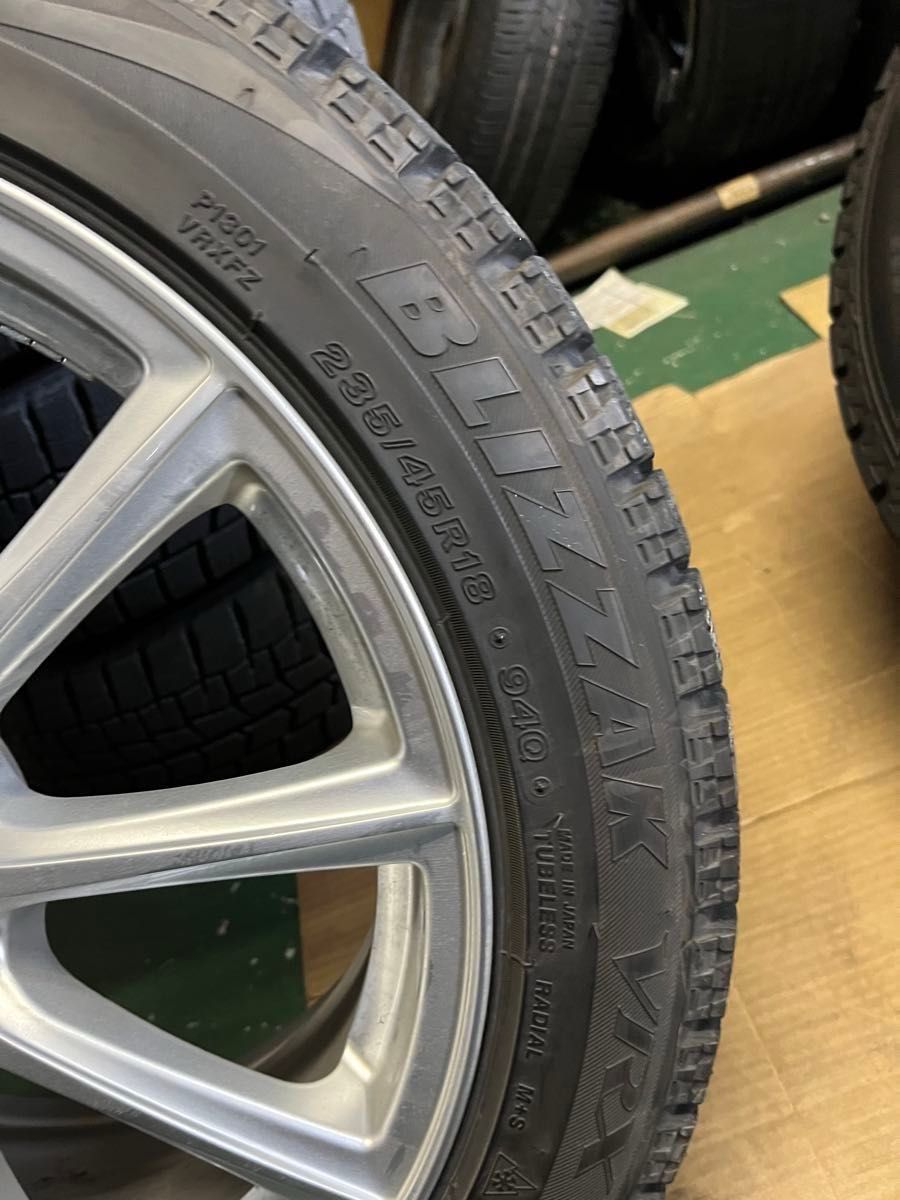 235/45R18 タイヤホイールセット　1本目