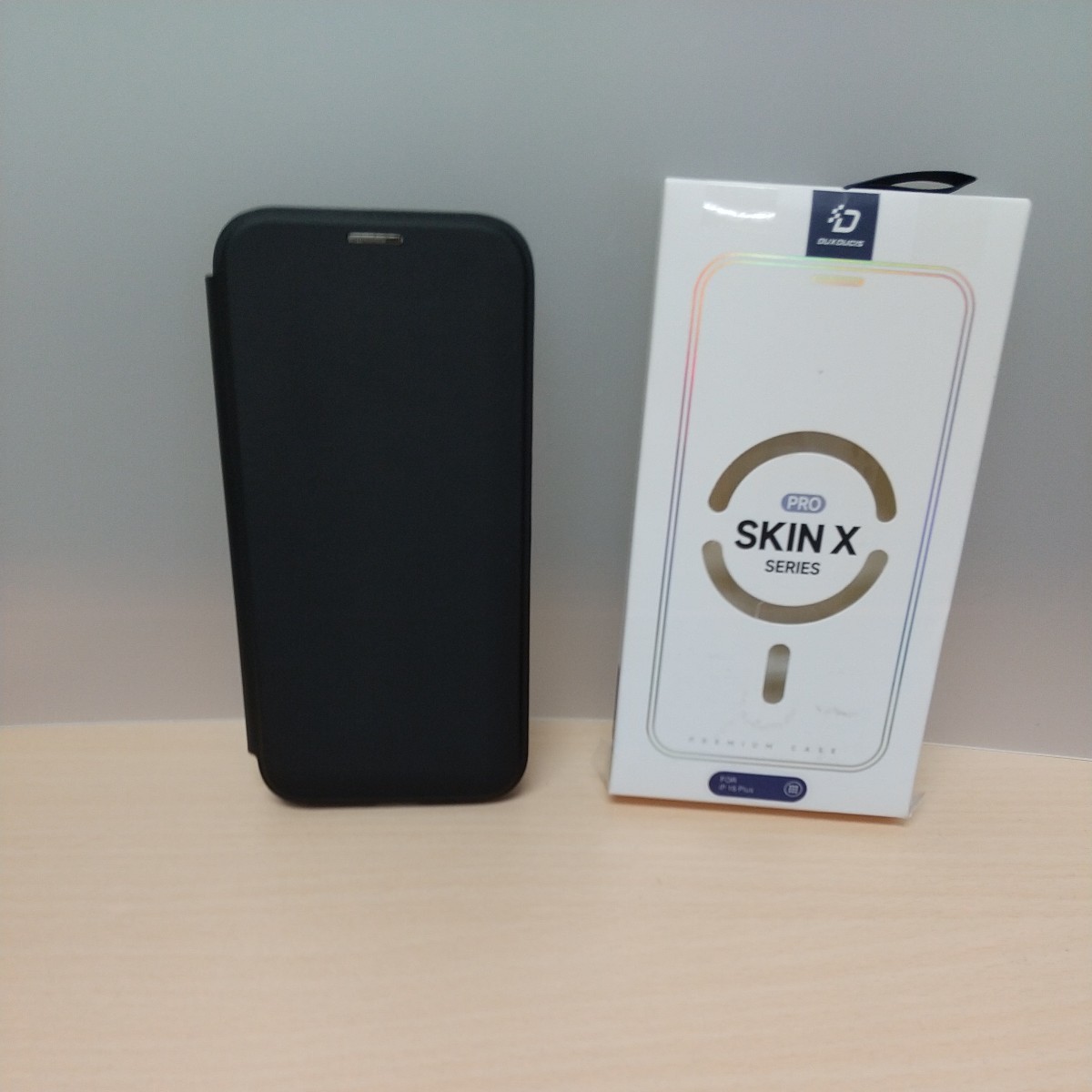 y020910fm SkinX Pro Series iPhone 15 Plus ケース 手帳型 MagSafe 対応 カード収納ワイヤレス充電 対応 マグネット式 ブラック_画像2
