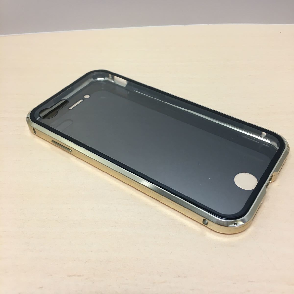 y022602fm 覗き見防止　ネジ固定式　iPhone SE 3 ケース 第3世代 2022 iPhone SE 2 iPhone 8 iPhone 7 用 ケース ゴールド_画像4