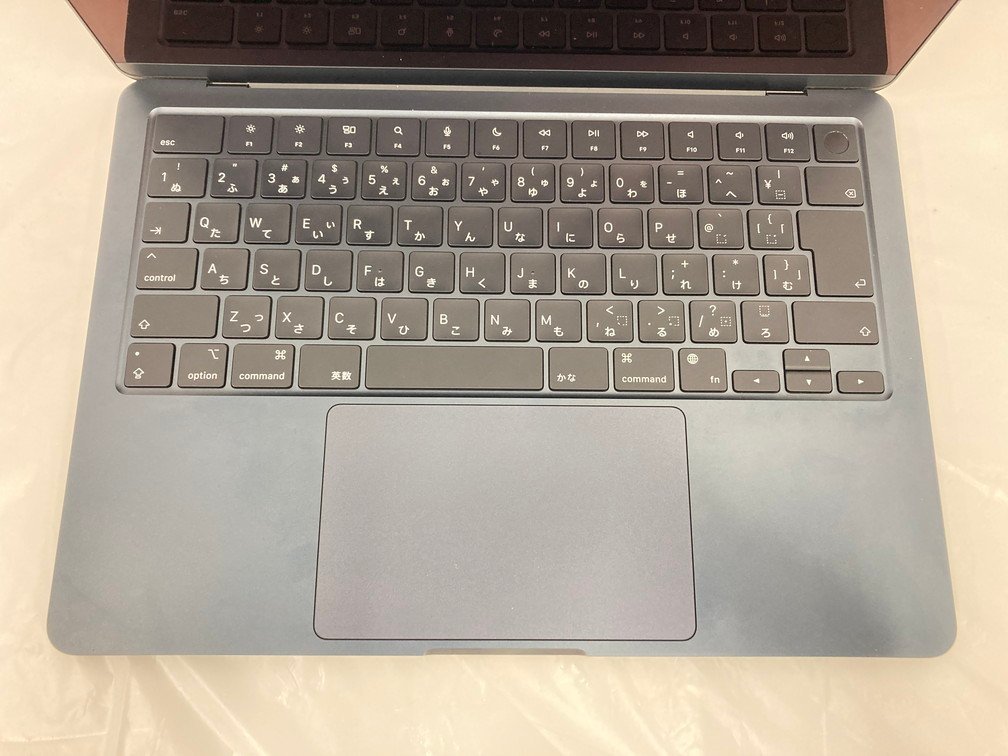 Apple MacBook Air M2チップ搭載13インチ A2681　初期化済み【CBAM9006】_画像2