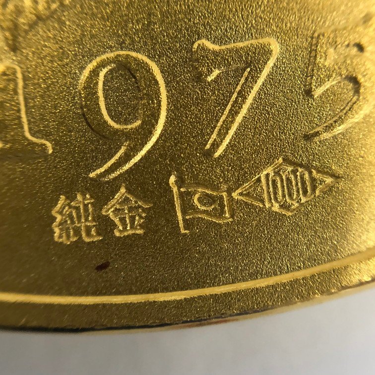 K24　純金メダル　天皇陛下御即位50年記念メダル　純金・1000刻印　重量108.5g【CBAZ6023】_画像4