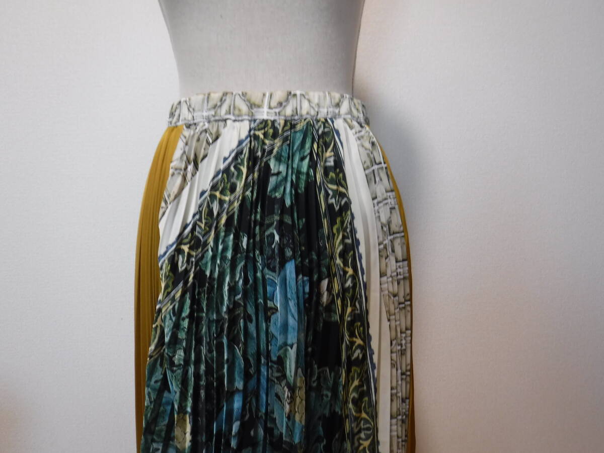 UN3D. Anne s Lead pleated skirt size 38