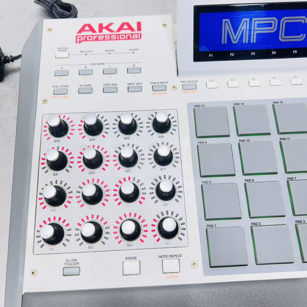 【240223-23】サンプラー AKAI　professional MPC renaissance　リズムマシン MPCルネサンス　MPCルネッサンス　アカイ_画像6