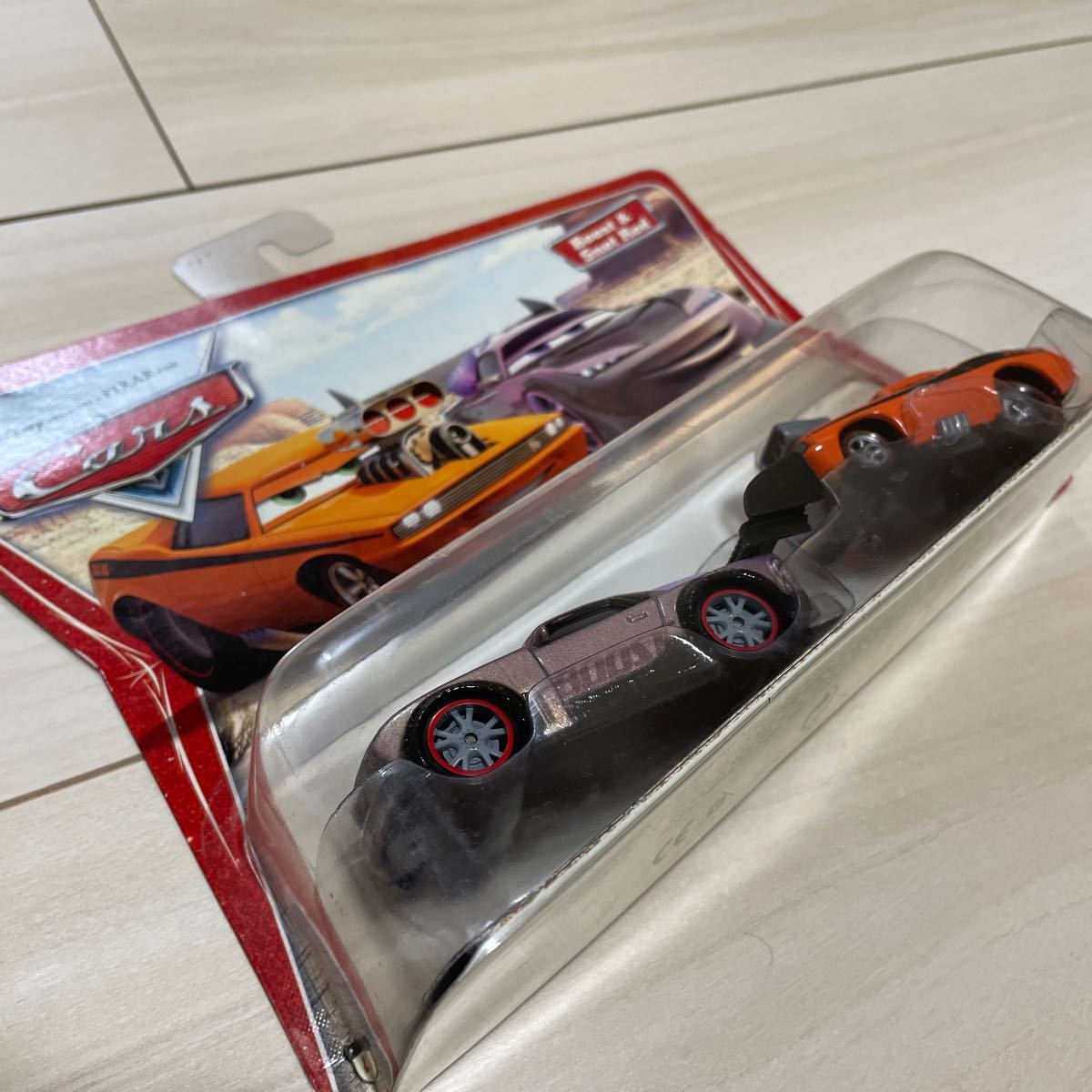 マテル カーズ CARS Boost & Snot Rod ブースト & スノット ロッド 2台セット 暴走族 MATTEL ミニカー 砂漠_画像5