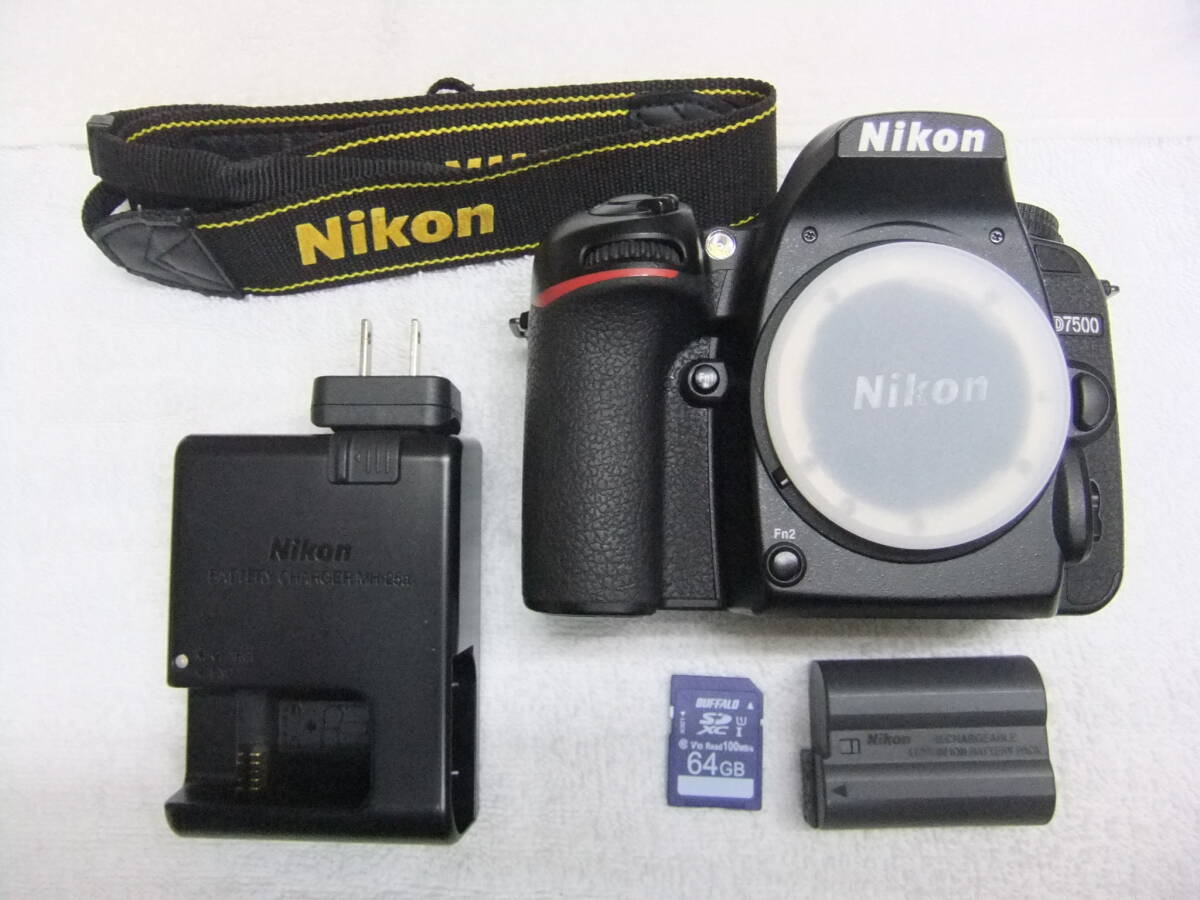 NIKON ニコン D7500 ボディ 2088万画素 動作確認済 ストラップ,SDXC64GB,充電器付 シャッター回数38886枚_画像1