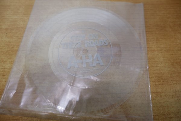 EPd-5364＜33回転 / ソノシート / PS-1057＞A-HA / STAY ON THESE ROADS_画像2
