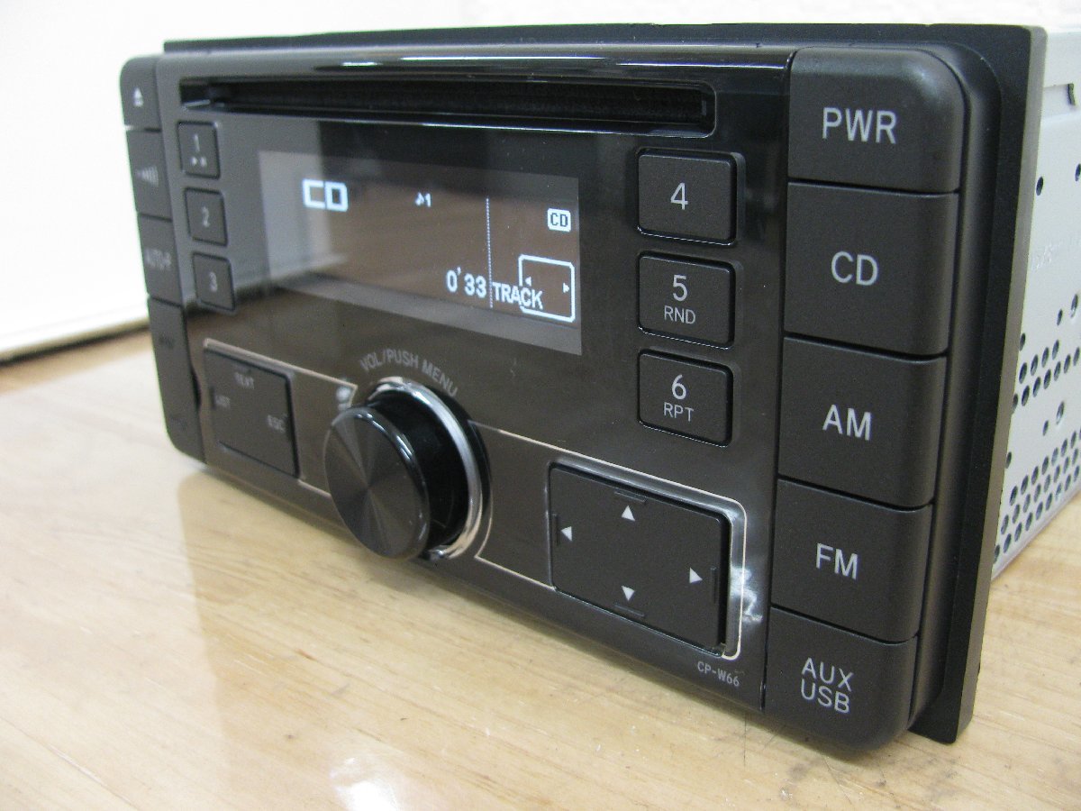 [107687-A]トヨタ純正 200mmワイド オーディオ USB/CDデッキ CP-W66 iPhone接続 ワイドFM AUX装備 動作良好_画像2